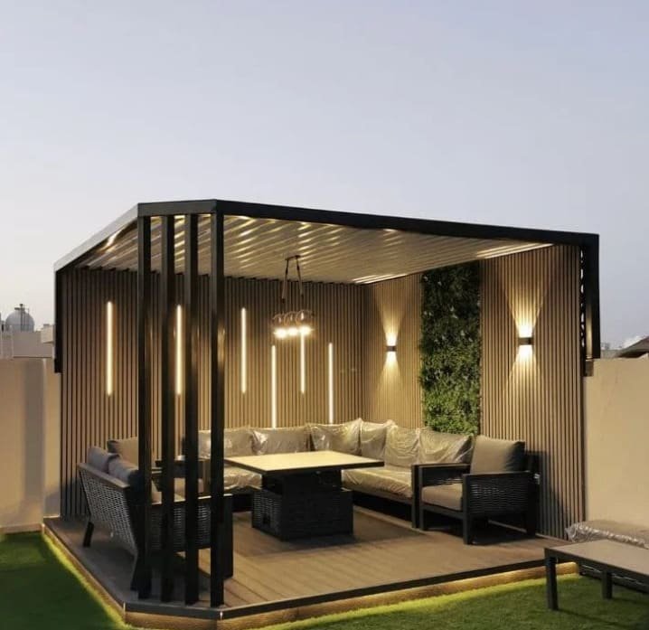 تركيب مظلات حدائق حديد متينة توفر حماية دائمة من العوامل الجوية.