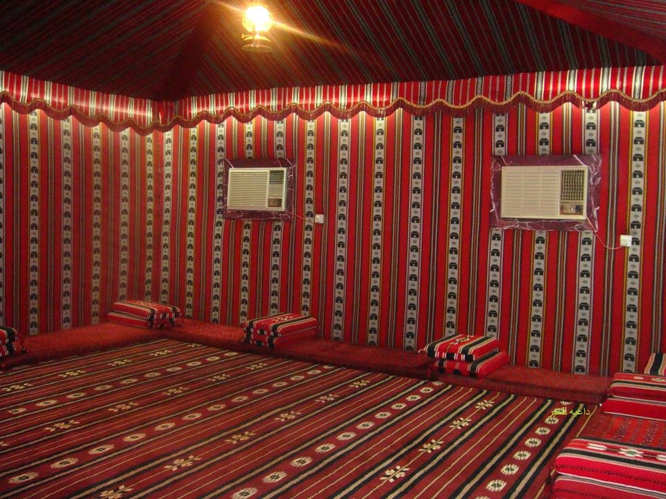 تصميمات بيوت شعر فاخرة بلمسة عربية أصيلة للمجالس والمناسبات